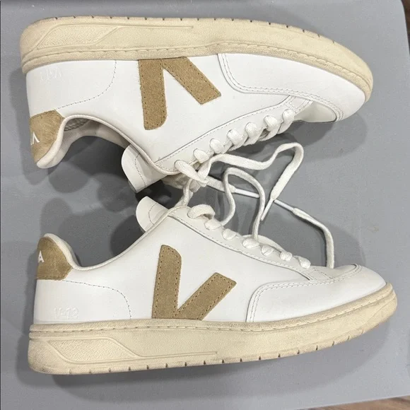 VEJA V-12 Leather Sneakers in White/Dune - Women’s Size 7 - Picture 4 of 7